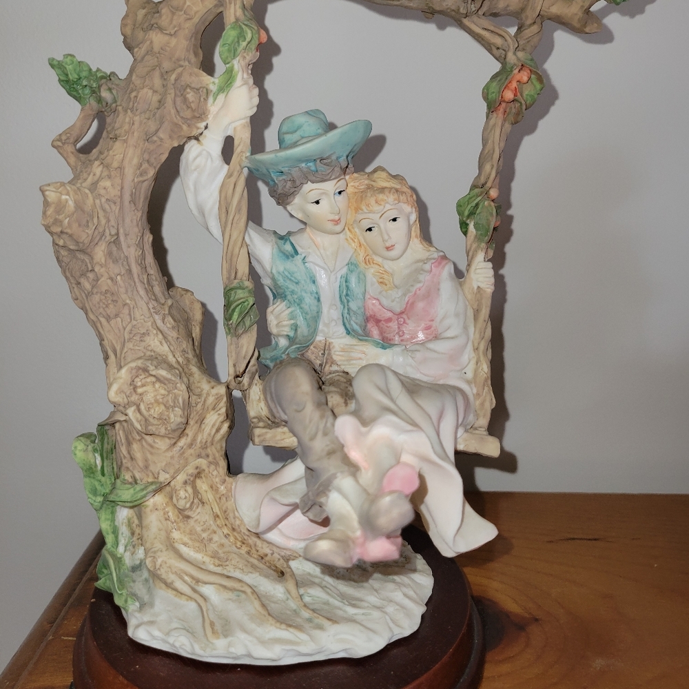 Figurines